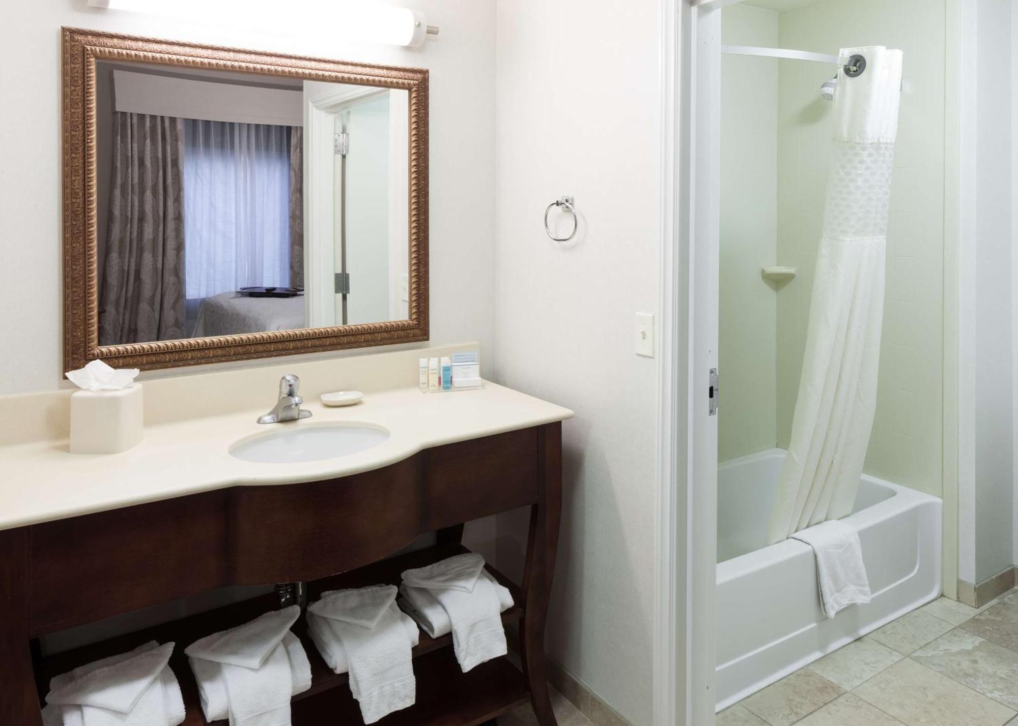 Hampton Inn & Suites Westford-Chelmsford Bagian luar foto