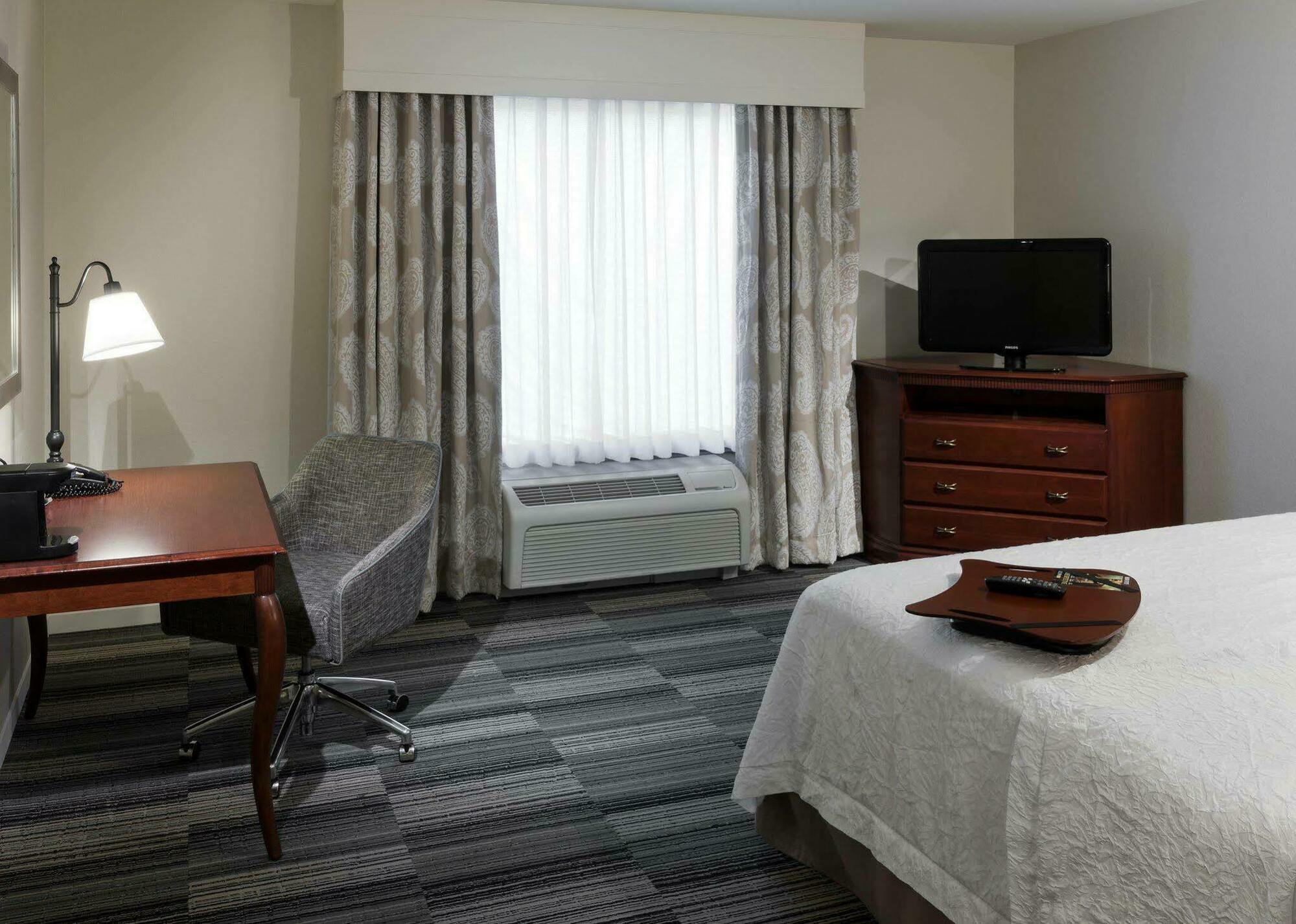 Hampton Inn & Suites Westford-Chelmsford Bagian luar foto